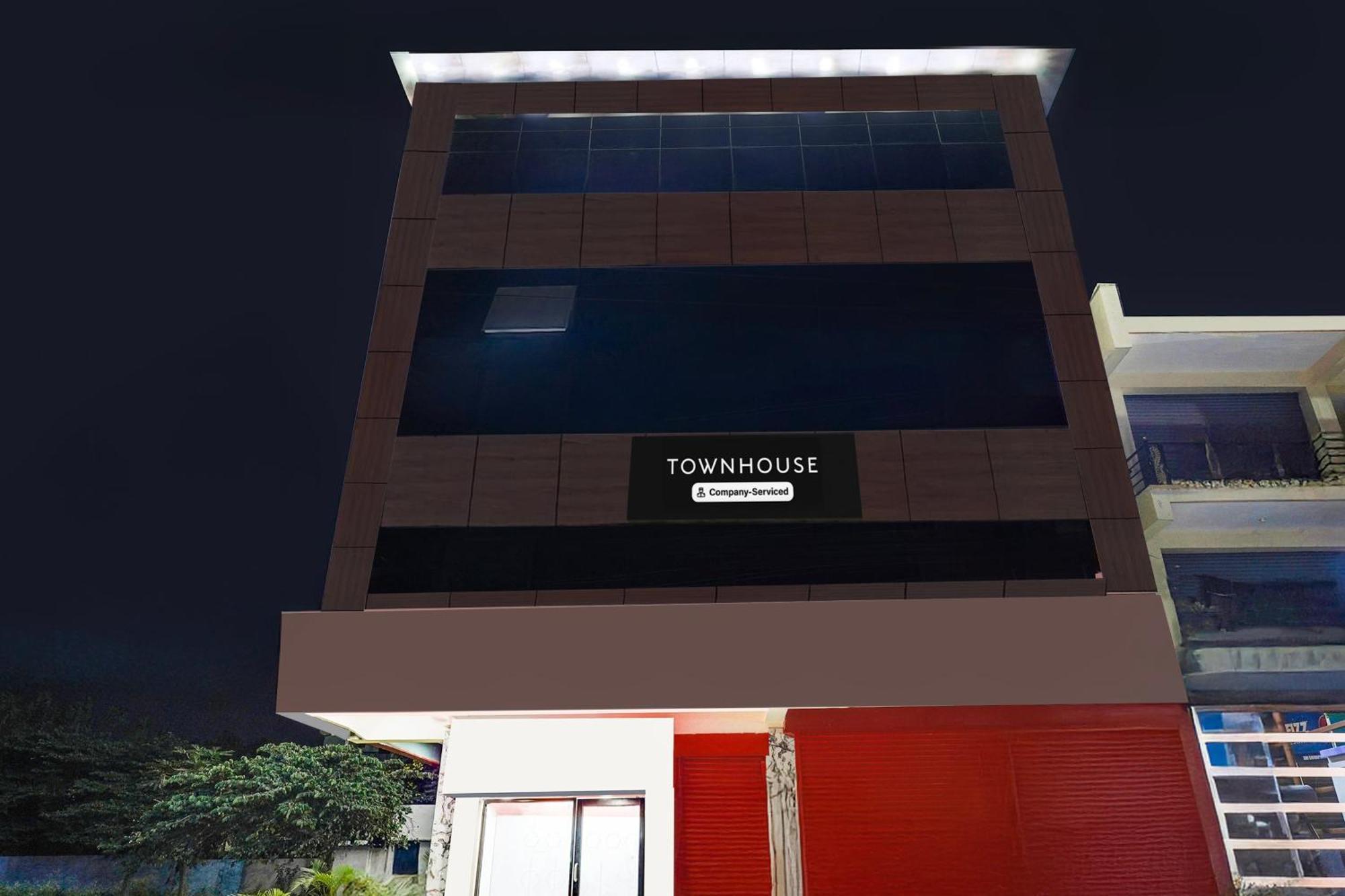 Townhouse Bidadi Formerly Royal Garuda Exterior photo