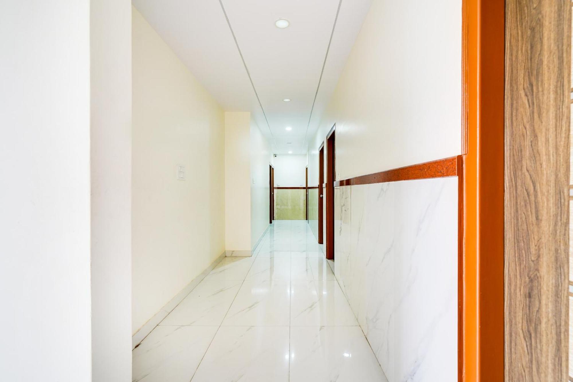 Townhouse Bidadi Formerly Royal Garuda Exterior photo