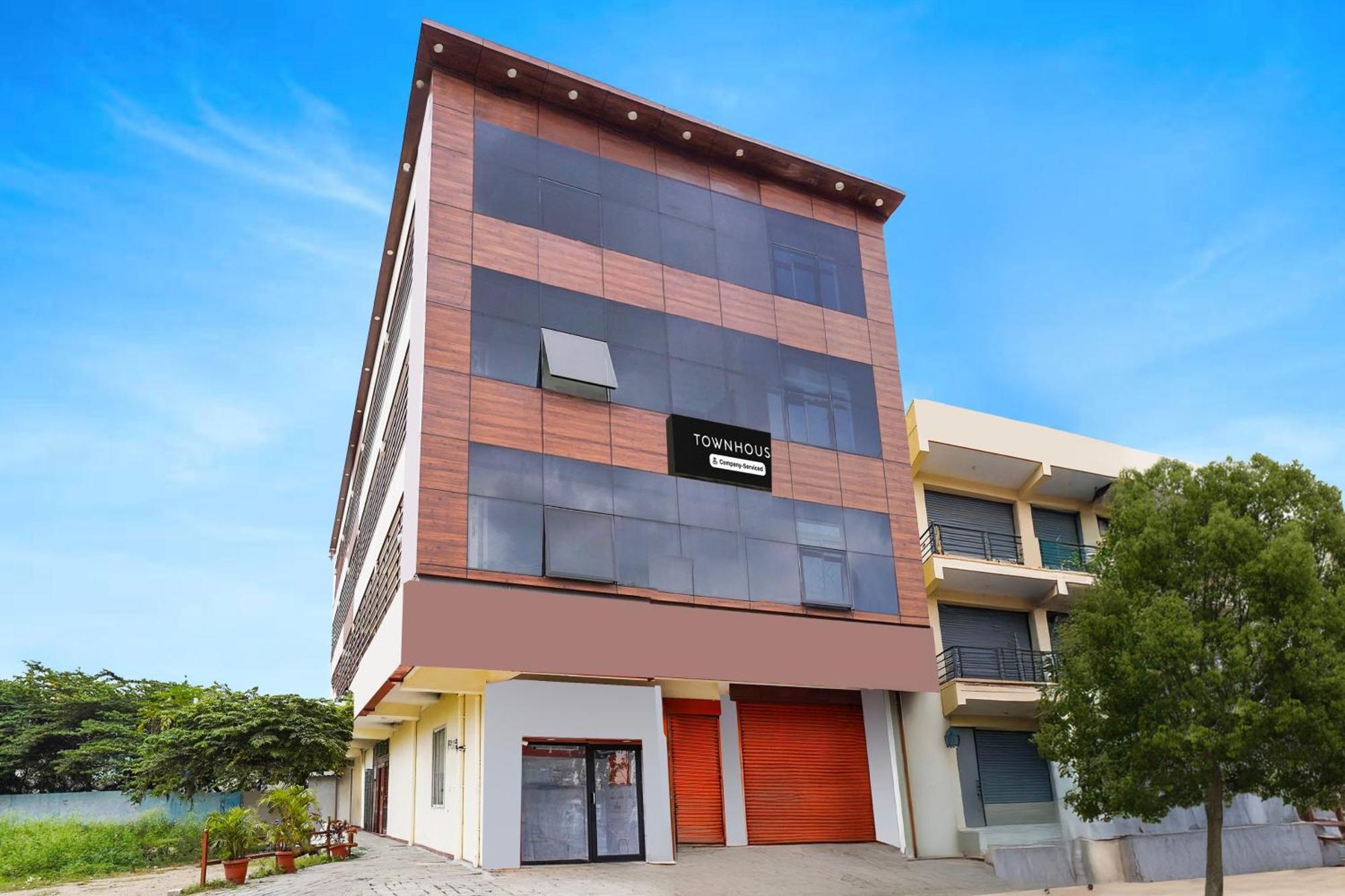 Townhouse Bidadi Formerly Royal Garuda Exterior photo