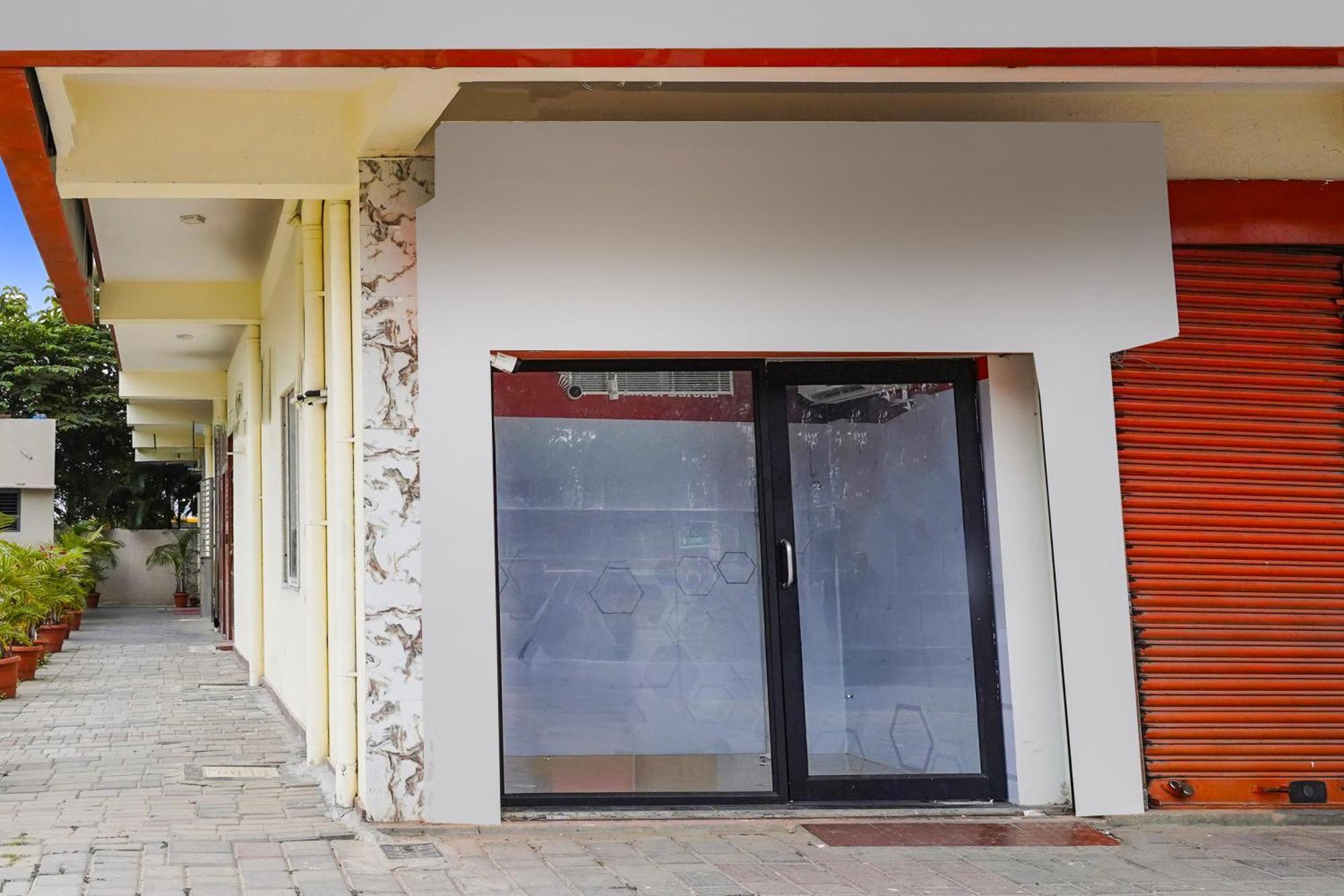 Townhouse Bidadi Formerly Royal Garuda Exterior photo