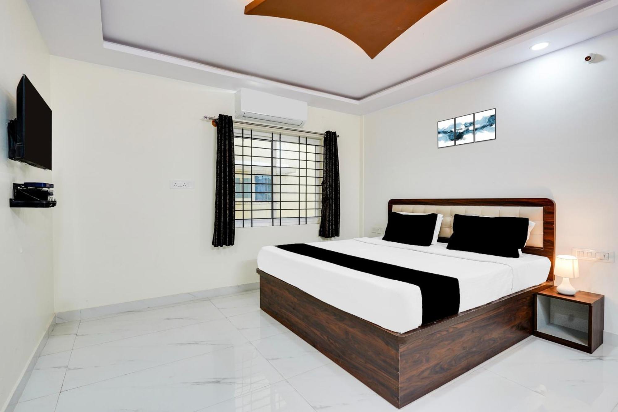 Townhouse Bidadi Formerly Royal Garuda Exterior photo