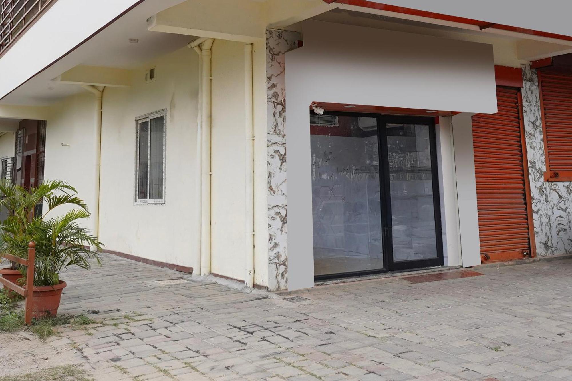 Townhouse Bidadi Formerly Royal Garuda Exterior photo